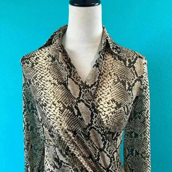 NWT Zara Animal Print Snakeskin Chiffon Wrap Blouse Long Sleeve Top Size XS - Picture 4 of 7